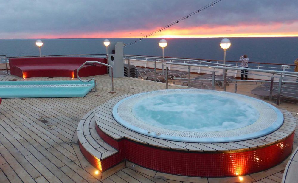 Hunderte fette Lobster und ein dünner Deutscher: Mit der „Veendam“ von